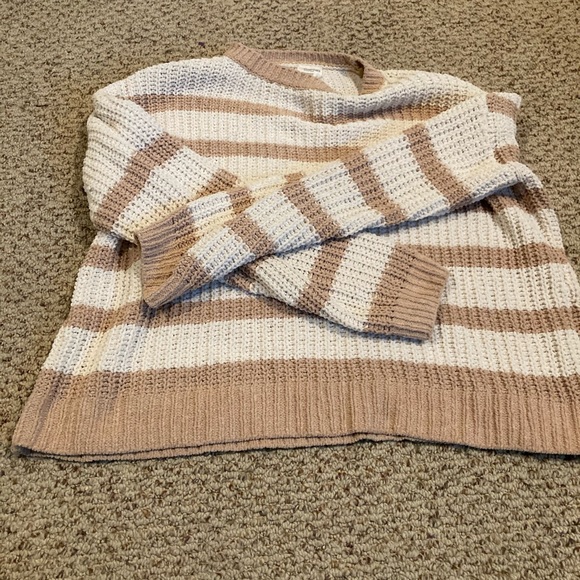 Really cute Knitted sweater!! - Picture 4 of 4